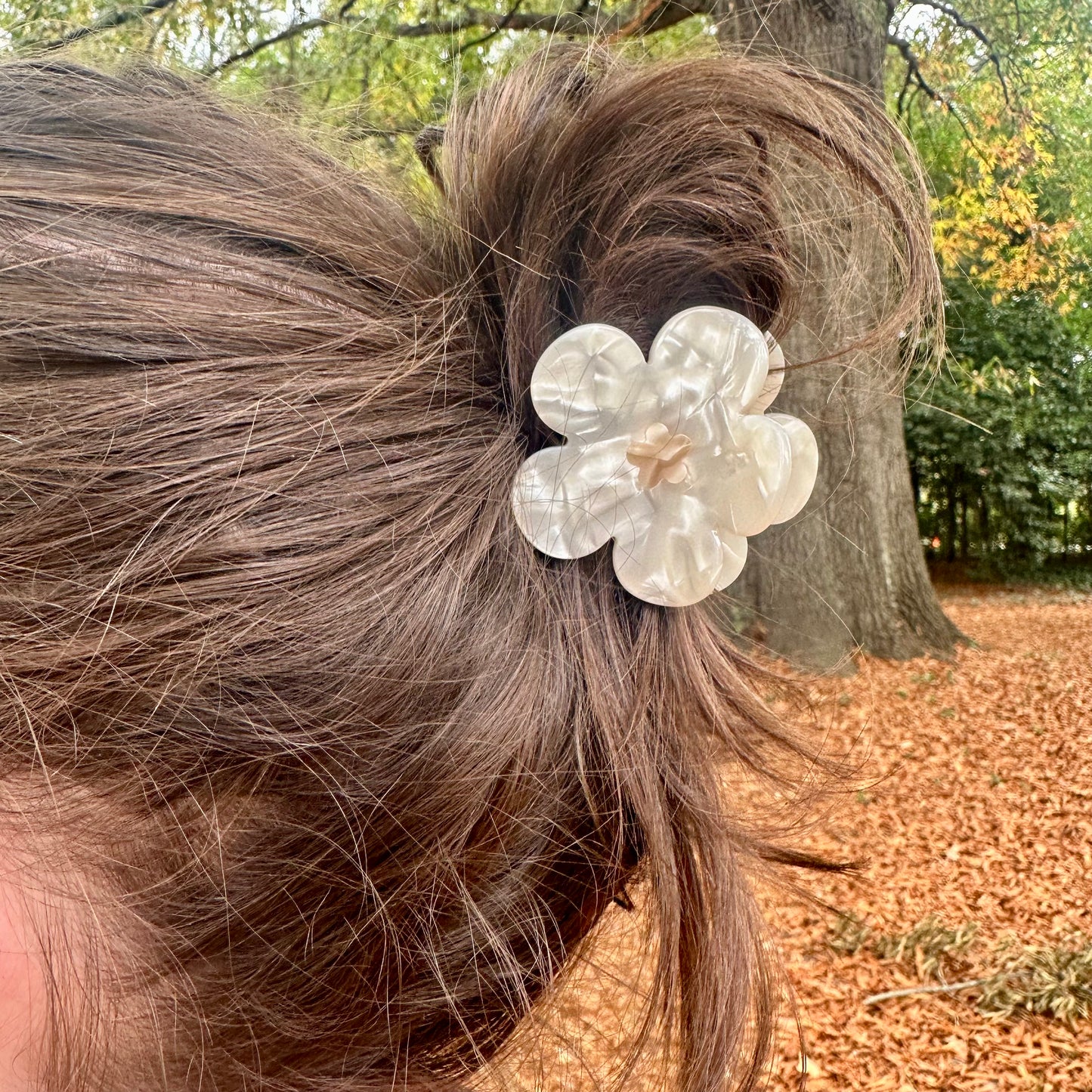 Neutral Flower Hair Claw Clip